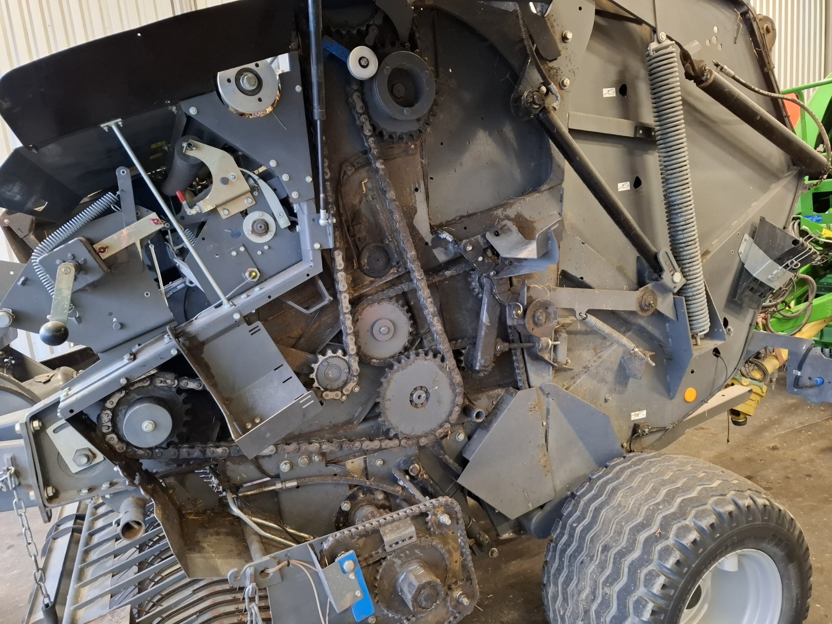 Massey Fergusson RB 4160 V - filet & ficelle – Image 3