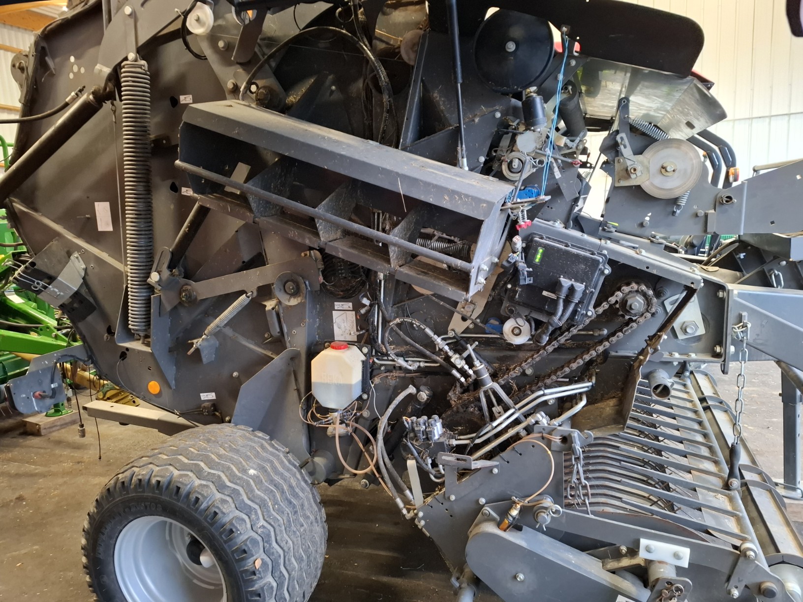 Massey Fergusson RB 4160 V - filet & ficelle – Image 2