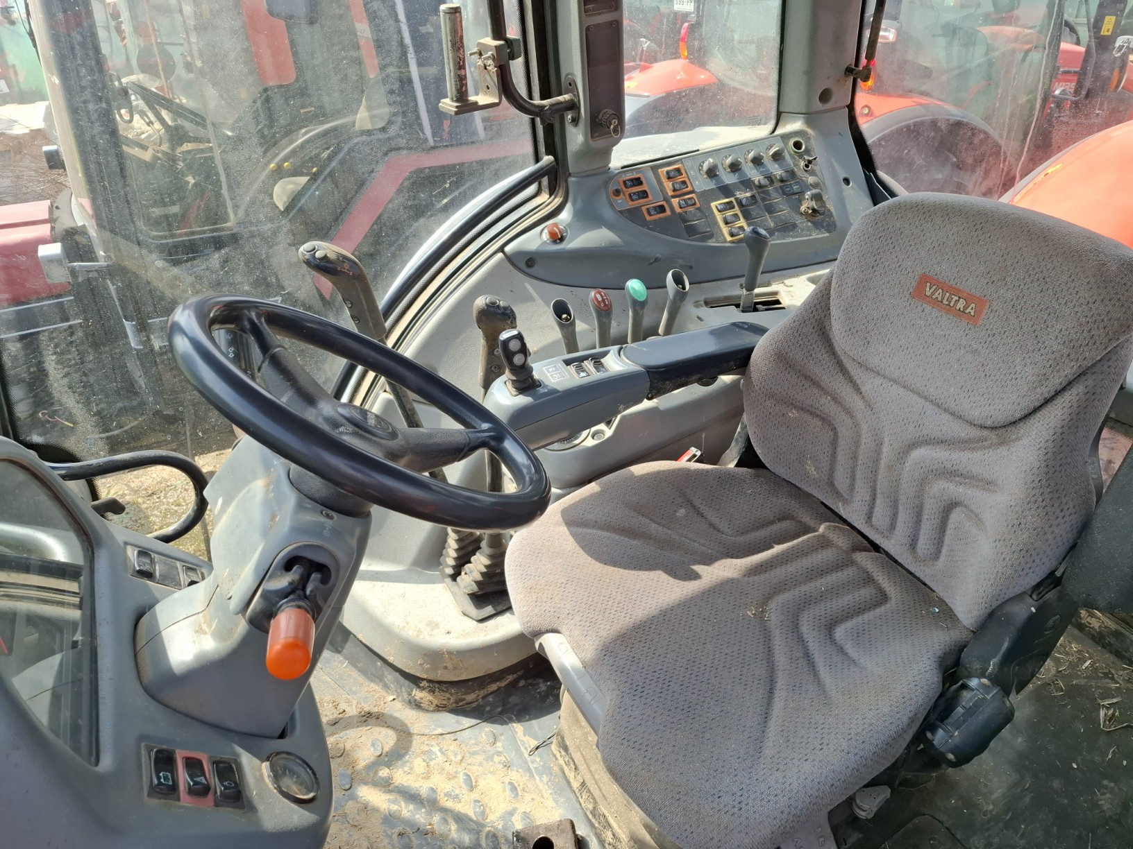 Valtra T153 – Image 8