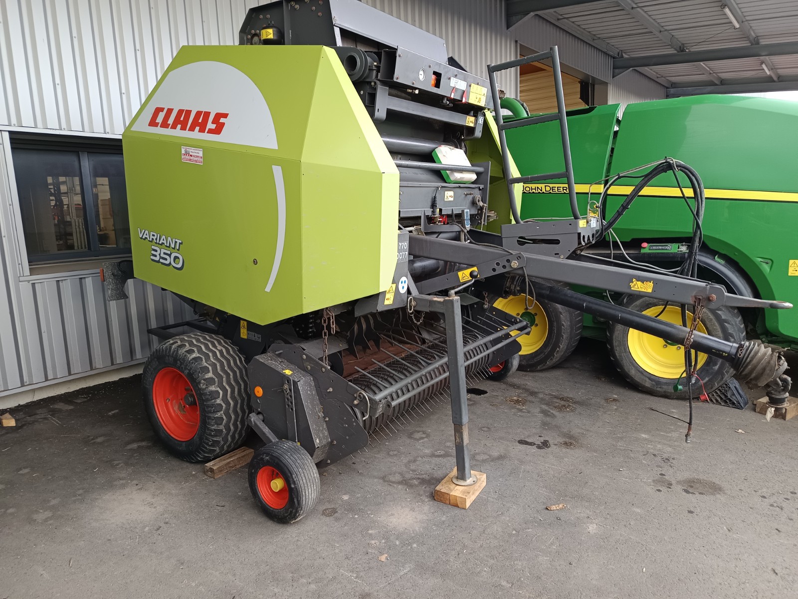 Claas Variant 350