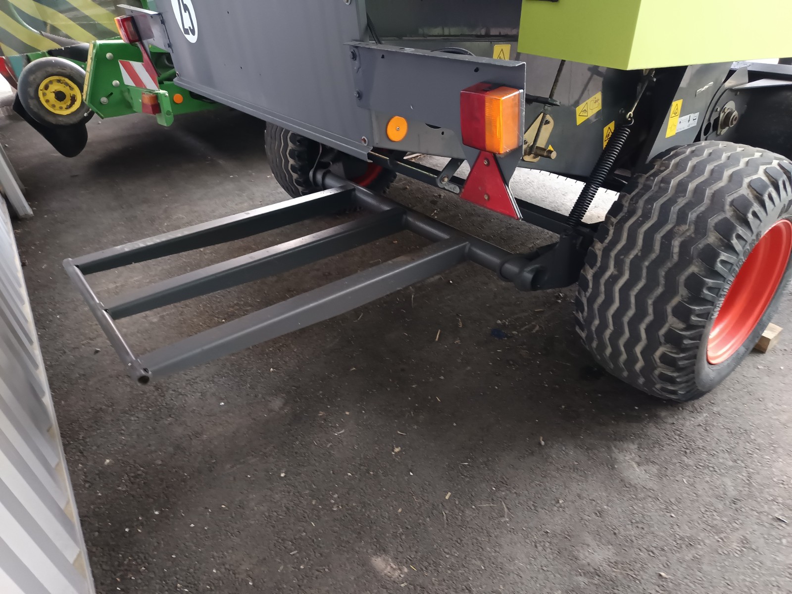 Claas Variant 350 – Image 2