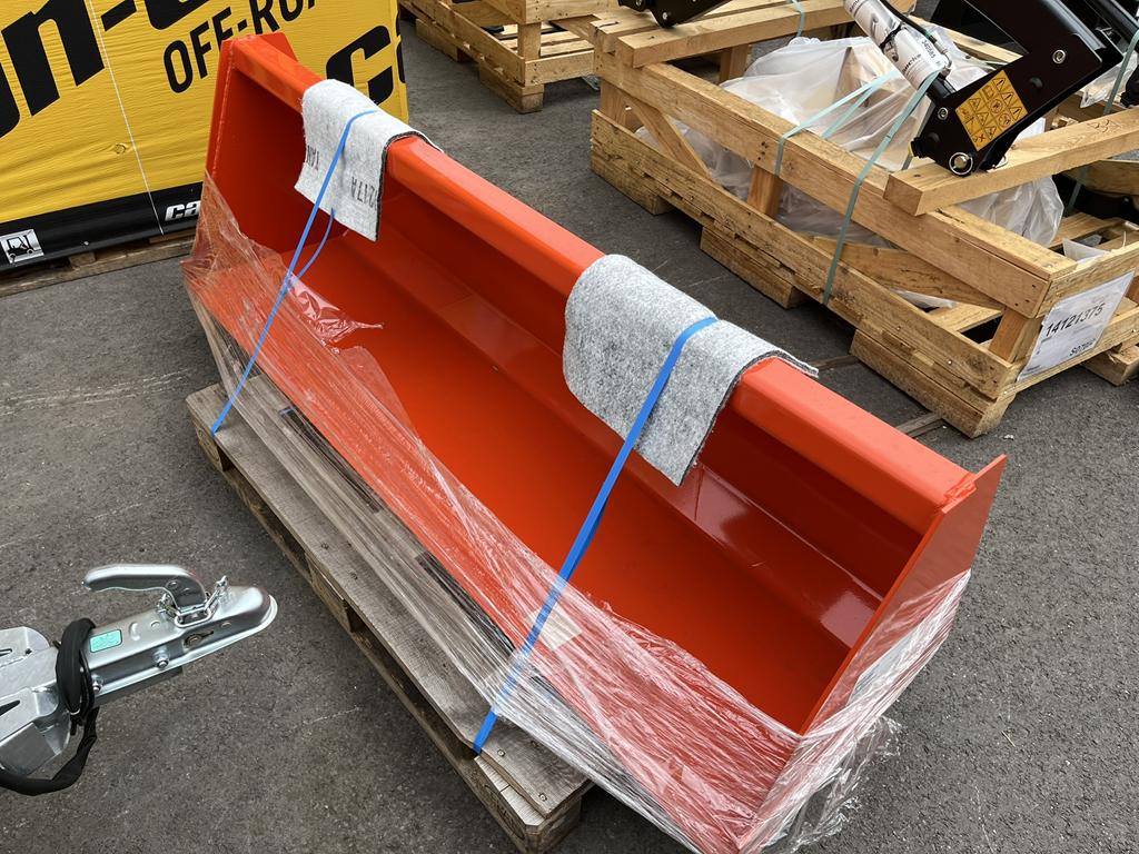 KUBOTA GODET A TERRE 72"